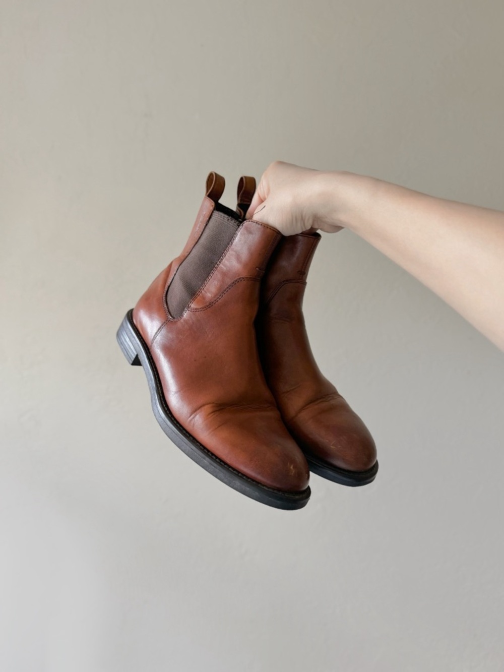 Vagabond Amina Leather Chelsea Boot in Cognac